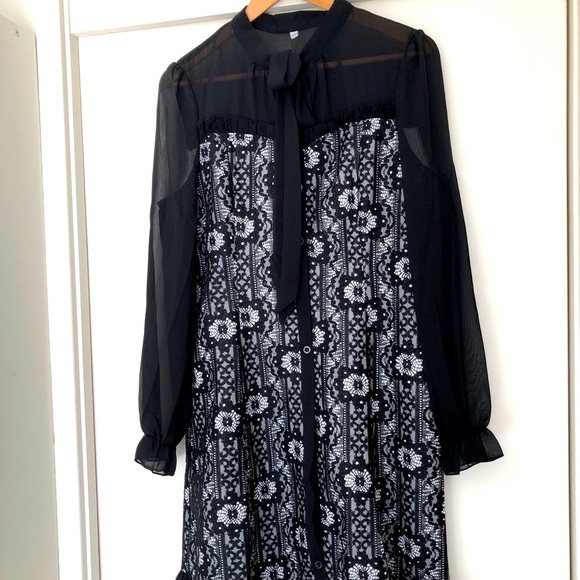 Rosetic Dresses & Skirts - ROSETIC Black long sleeve lace dress, knee length